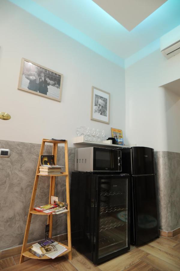 L'Ammor E Napule Bed & Breakfast เนเปิลส์ ภายนอก รูปภาพ